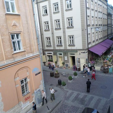Apartment On Staroievreiska Lviv Bagian luar foto