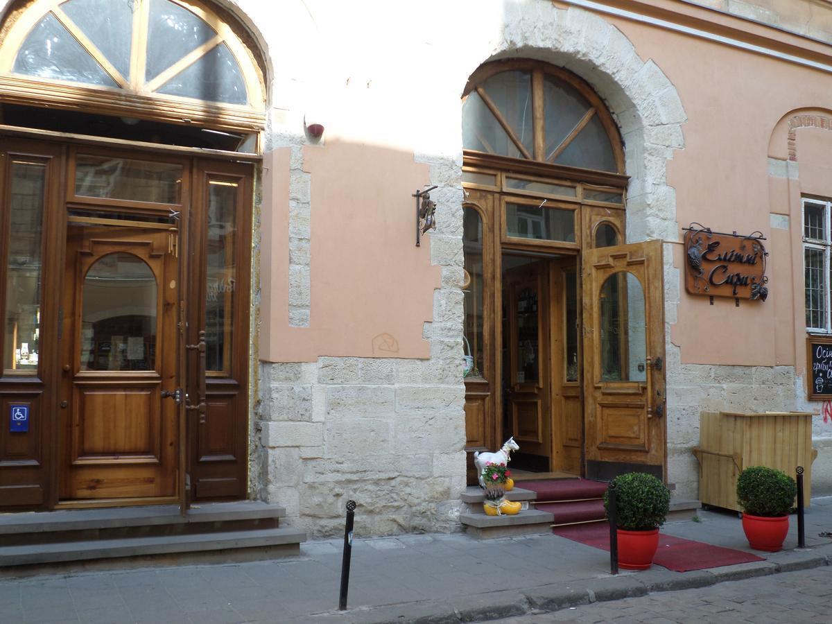 Apartment On Staroievreiska Lviv Bagian luar foto