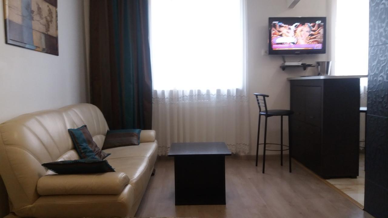 Apartment On Staroievreiska Lviv Bagian luar foto